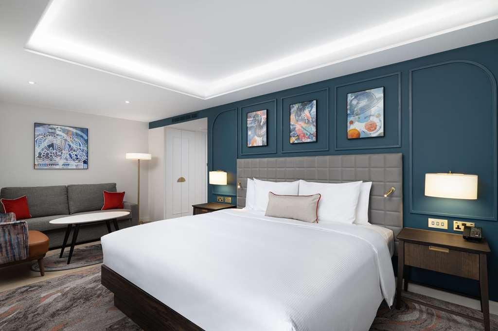 Lost Property St Pauls London, Curio Collection By Hilton Bilik gambar