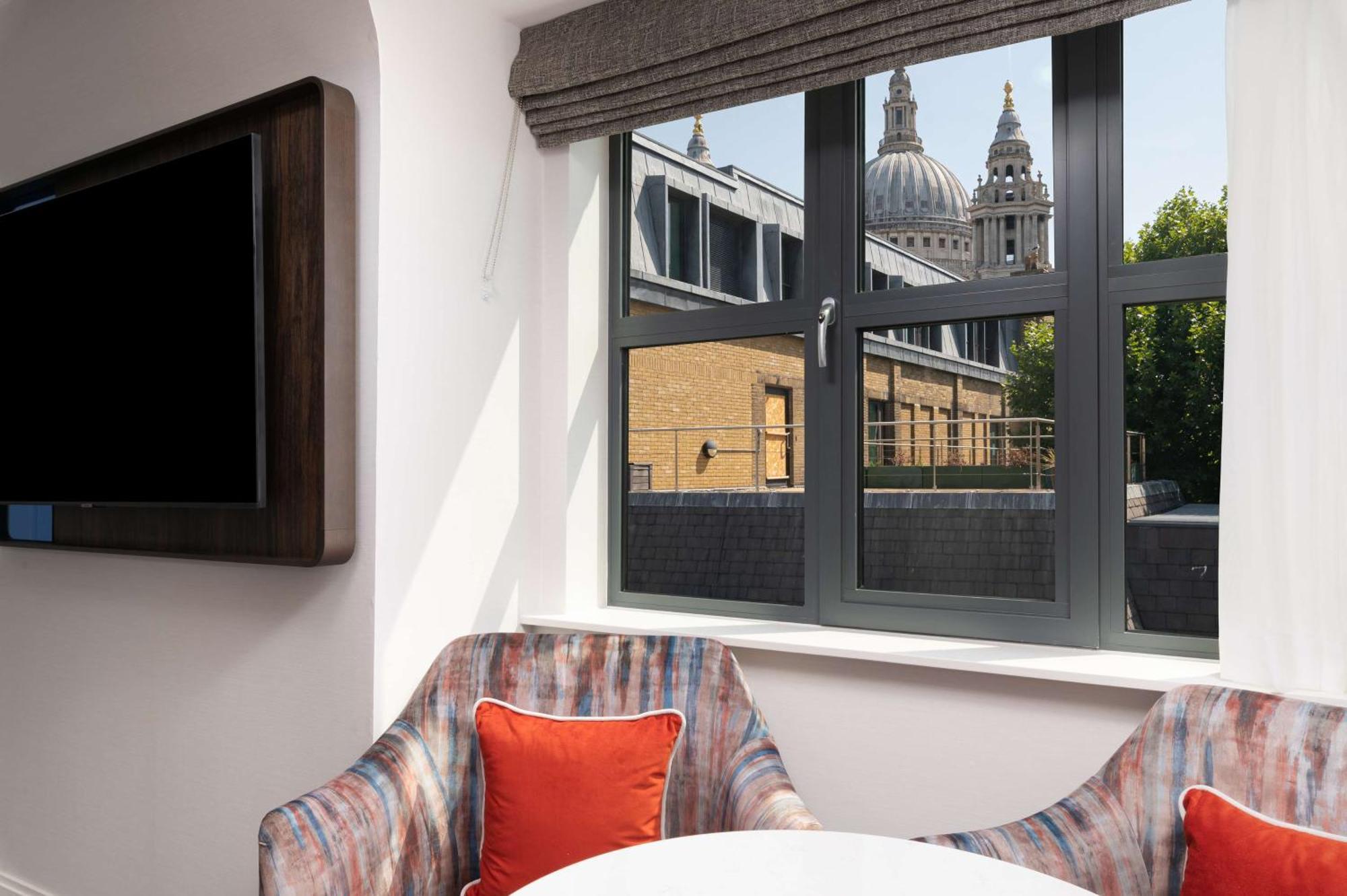 Lost Property St Pauls London, Curio Collection By Hilton Luaran gambar