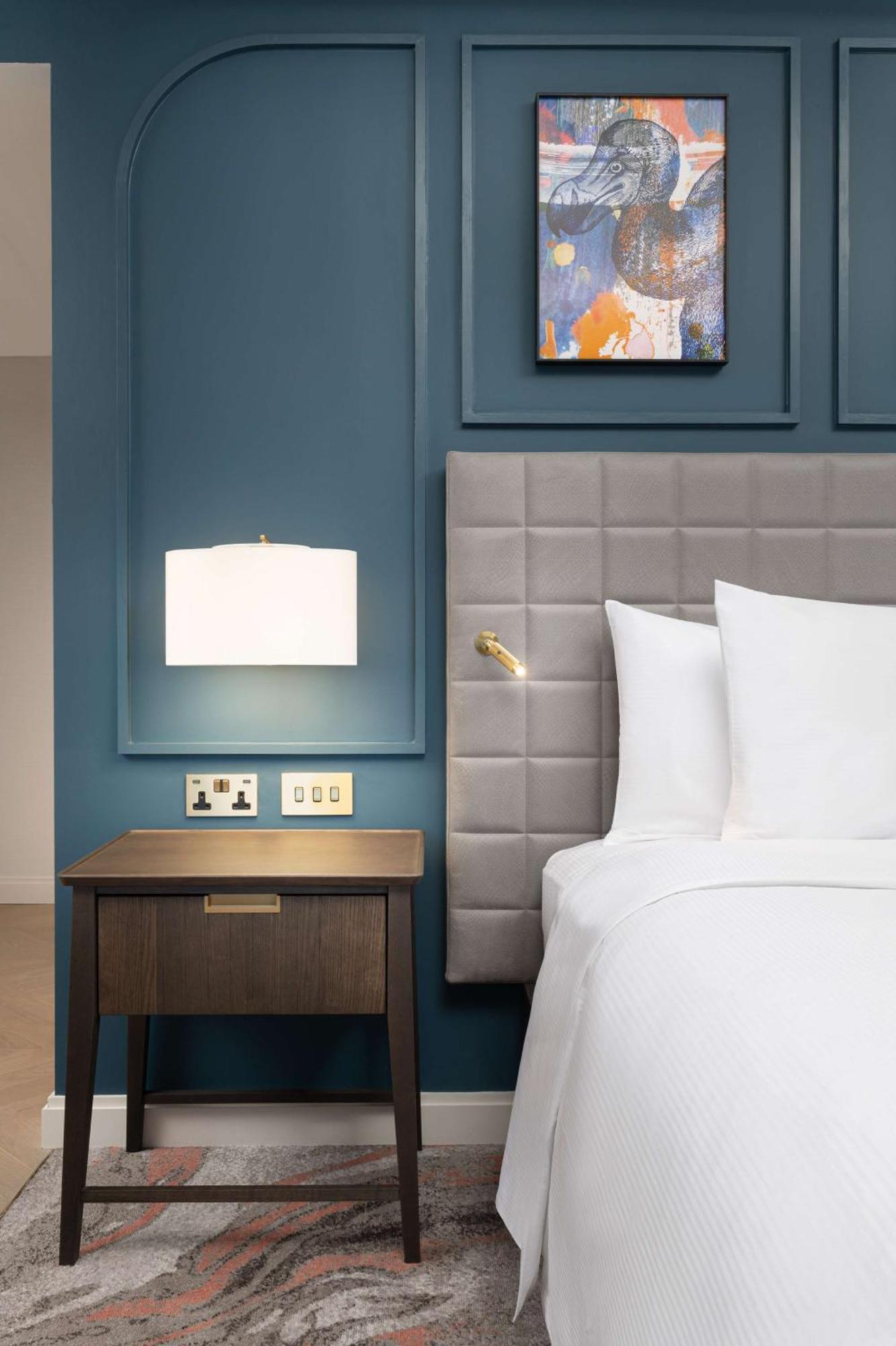 Lost Property St Pauls London, Curio Collection By Hilton Luaran gambar