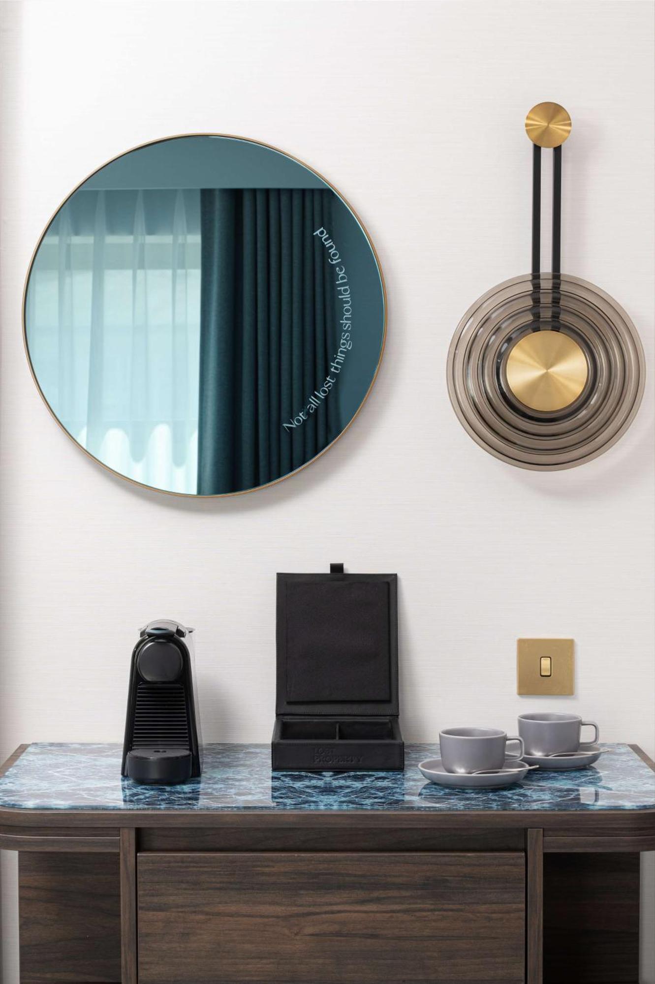 Lost Property St Pauls London, Curio Collection By Hilton Luaran gambar