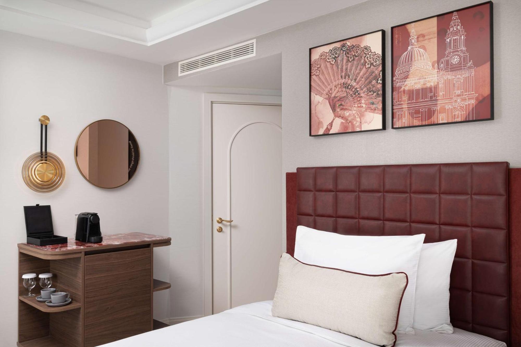 Lost Property St Pauls London, Curio Collection By Hilton Luaran gambar