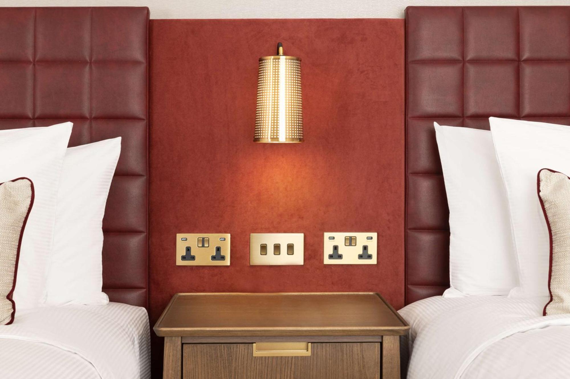 Lost Property St Pauls London, Curio Collection By Hilton Luaran gambar